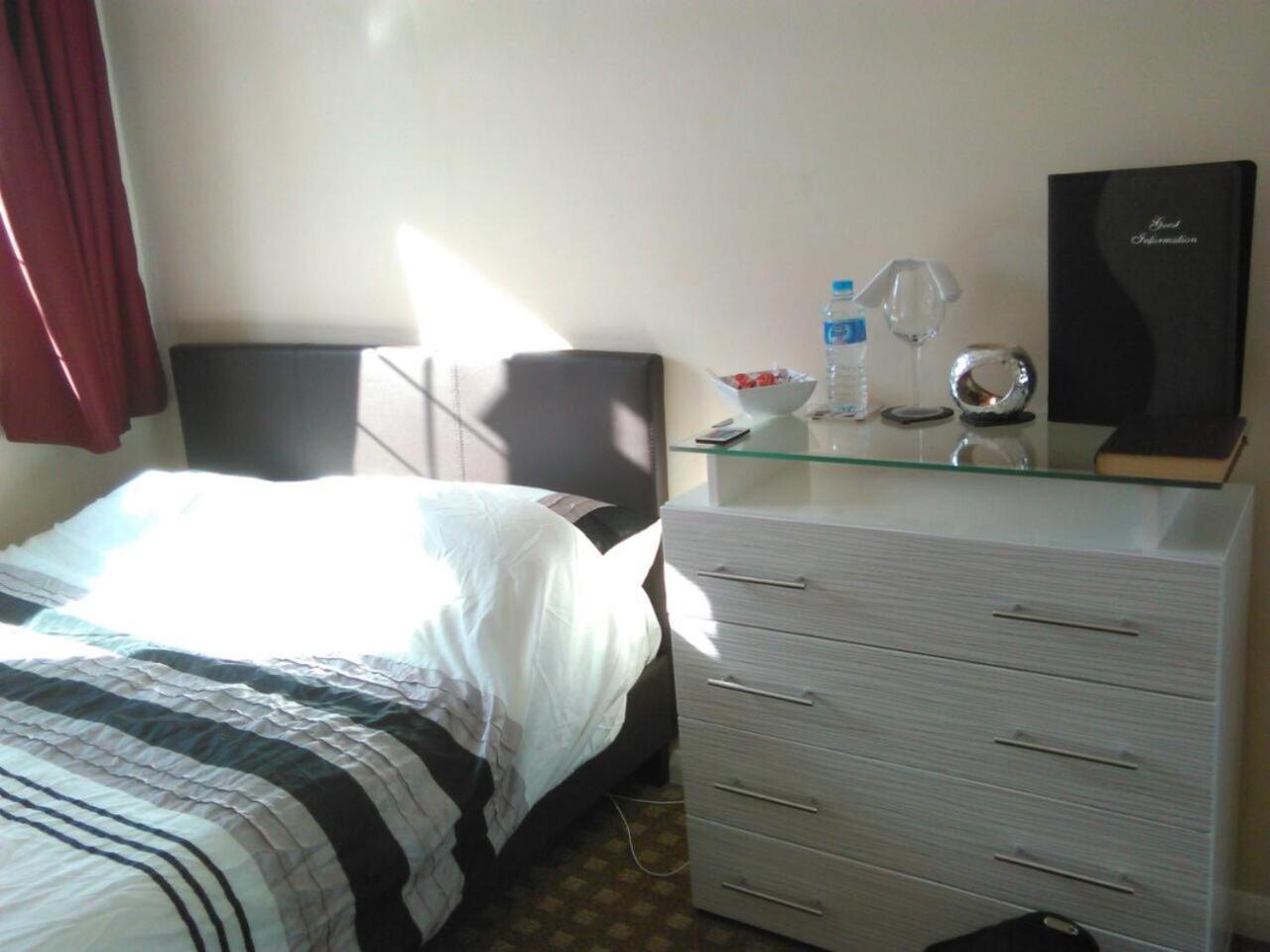 סלאו Bianca'S House Hotel Heathrow Airport מראה חיצוני תמונה